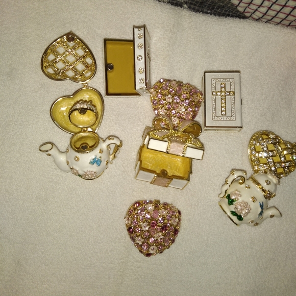 NWT Beautiful Home Decor/Table Decor - Picture 6 of 6